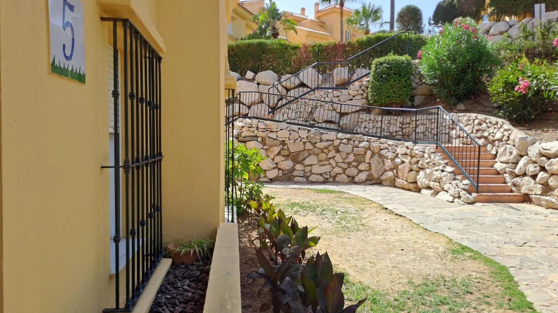 Bienvenido A Tu Habitacion La Cala De Mijas Hostel